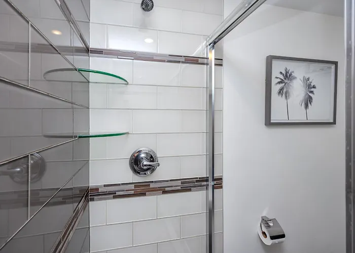 Apartment Redington Retreat - Immaculate With Water Views, Pool, Hot Tub