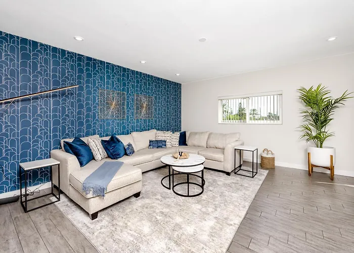 Redington Retreat - Immaculate With Water Views, Pool, Hot Tub * Clearwater Beach