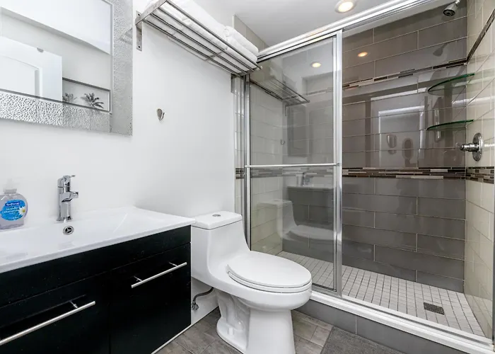 Apartment Redington Retreat - Immaculate With Water Views, Pool, Hot Tub *
