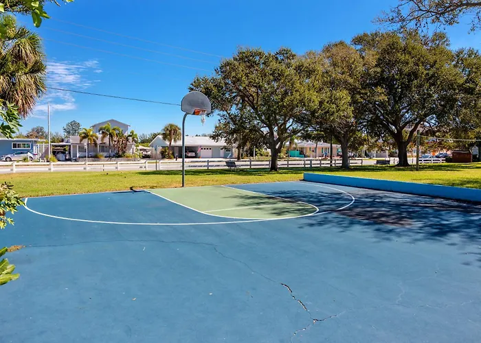 Redington Retreat - Immaculate With Water Views, Pool, Hot Tub Apartment