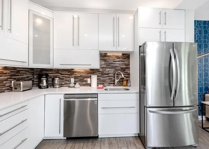 Redington Retreat - Immaculate With Water Views, Pool, Hot Tub * Clearwater Beach