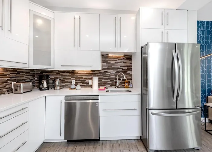 Redington Retreat - Immaculate With Water Views, Pool, Hot Tub * Clearwater Beach
