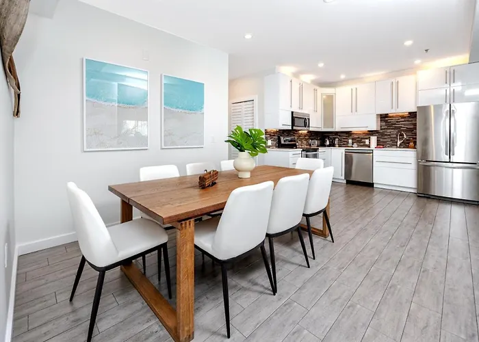 Apartment Redington Retreat - Immaculate With Water Views, Pool, Hot Tub Clearwater Beach