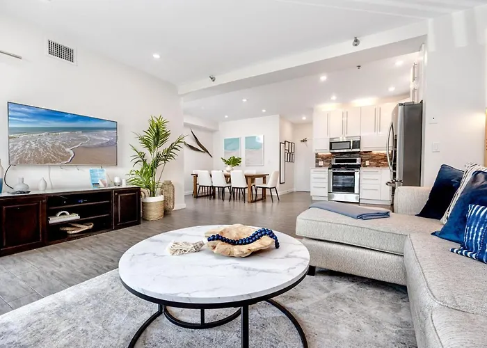 Redington Retreat - Immaculate With Water Views, Pool, Hot Tub