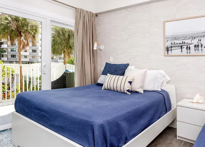 Redington Retreat - Immaculate With Water Views, Pool, Hot Tub *