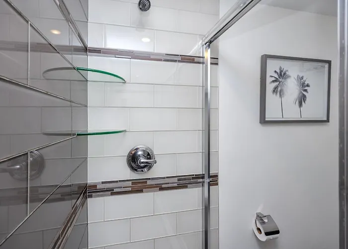 Apartment Redington Retreat - Immaculate With Water Views, Pool, Hot Tub