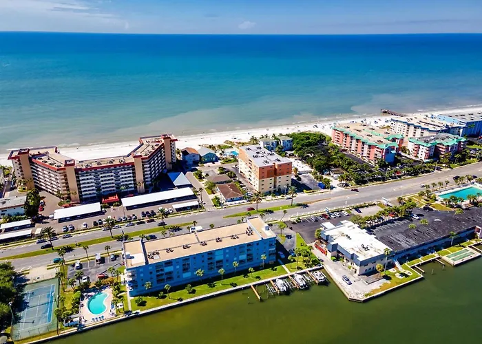 Redington Retreat - Immaculate With Water Views, Pool, Hot Tub Apartment Clearwater Beach